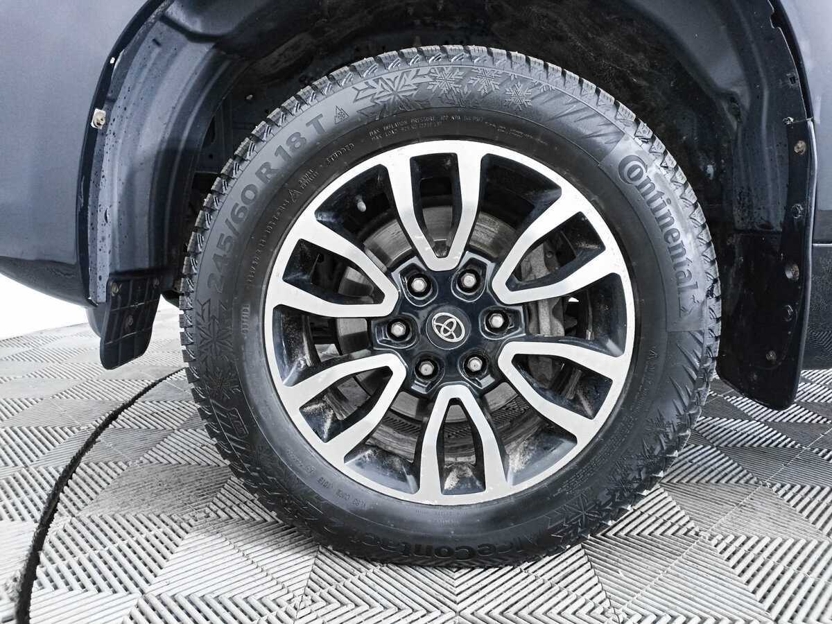 Toyota Land Cruiser Prado с пробегом — 2011 год. Фото: #17