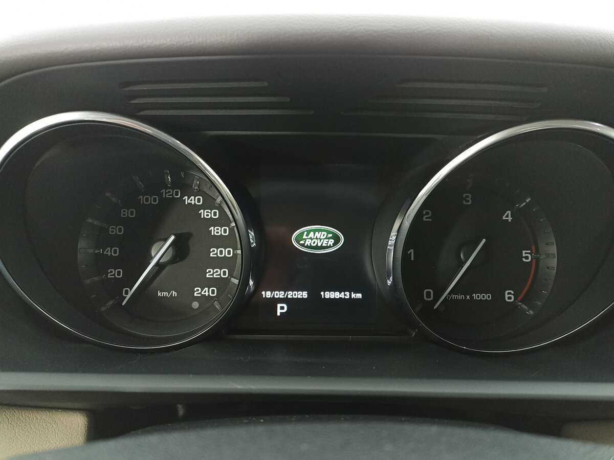 Land Rover Range Rover Sport с пробегом — 2015 год. Фото: #12