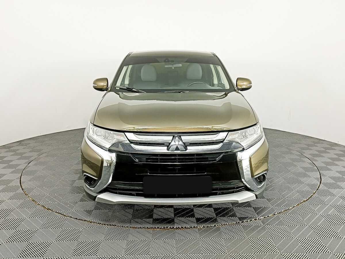 Mitsubishi Outlander с пробегом — 2018 год. Фото: #1