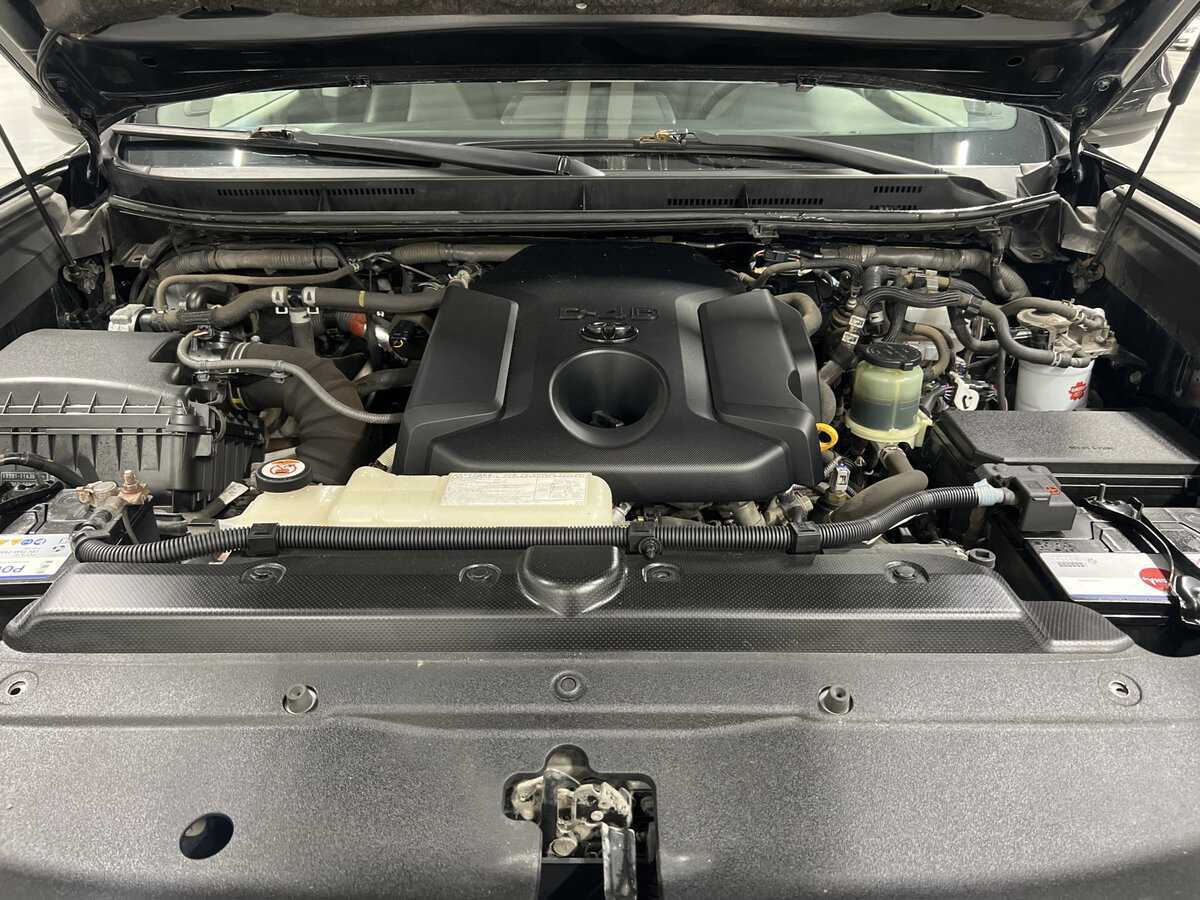 Toyota Land Cruiser Prado с пробегом — 2017 год. Фото: #8