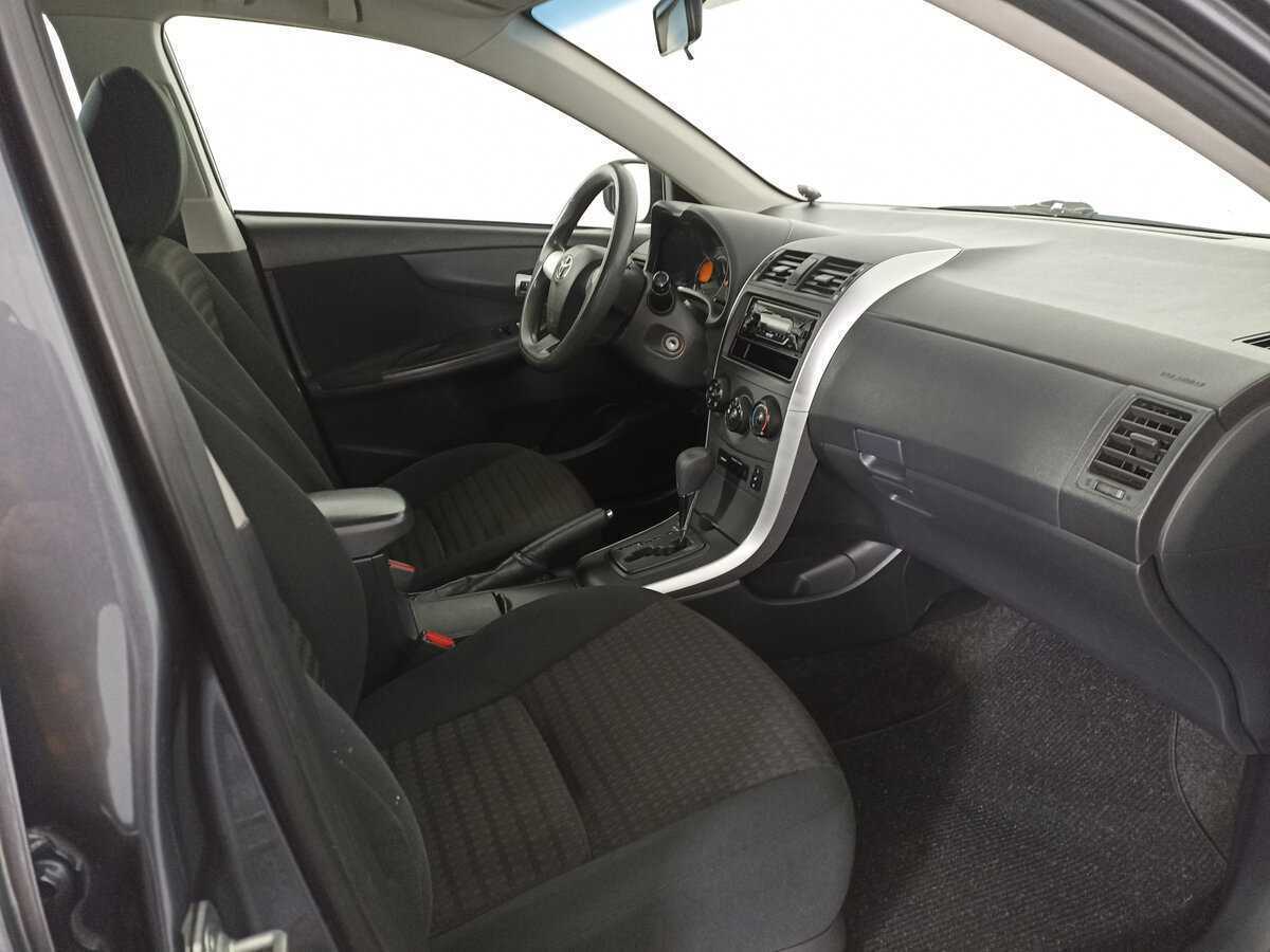 Toyota Corolla с пробегом — 2011 год. Фото: #10