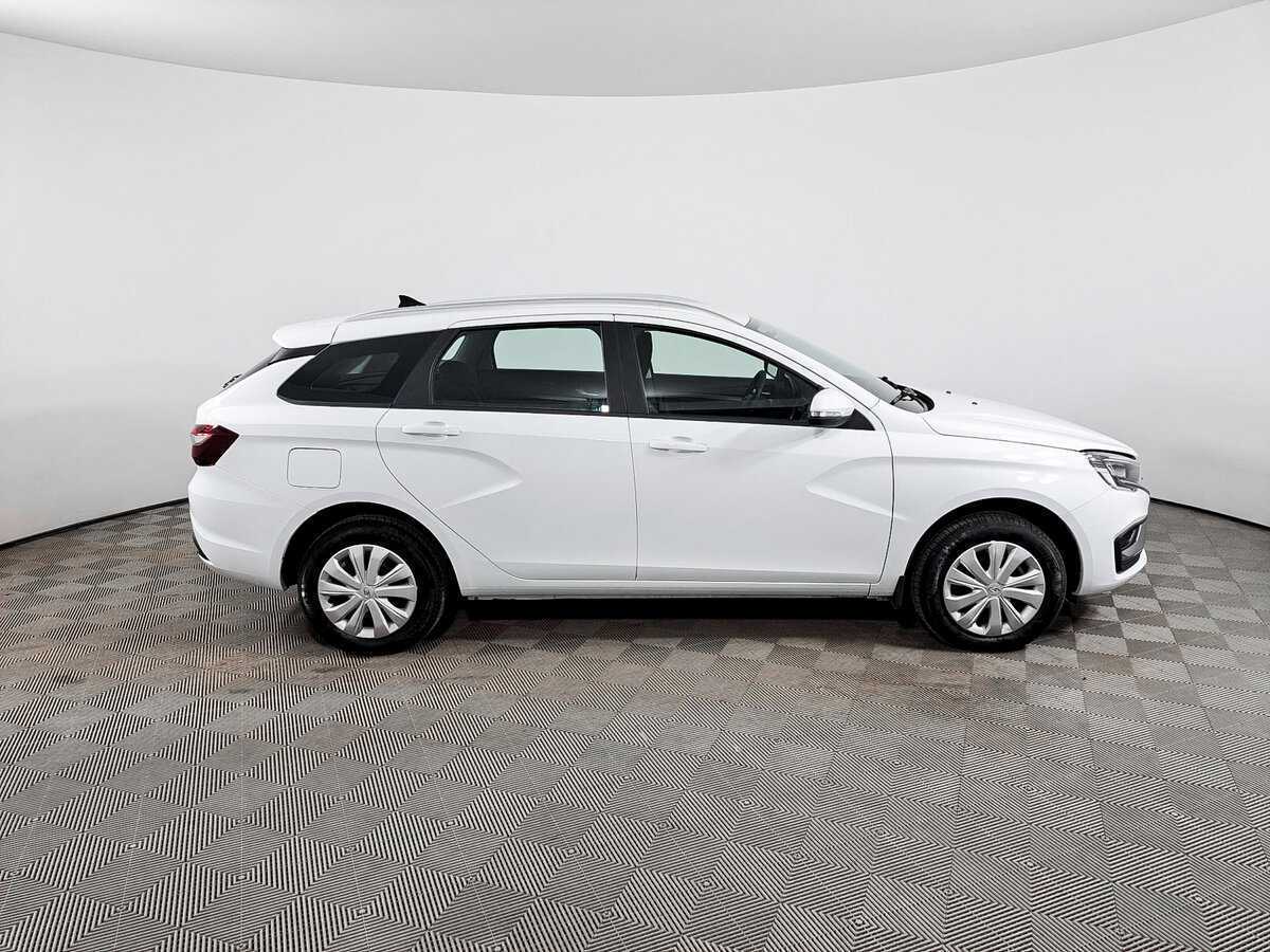 Lada (ВАЗ) Vesta с пробегом — 2024 год. Фото: #3