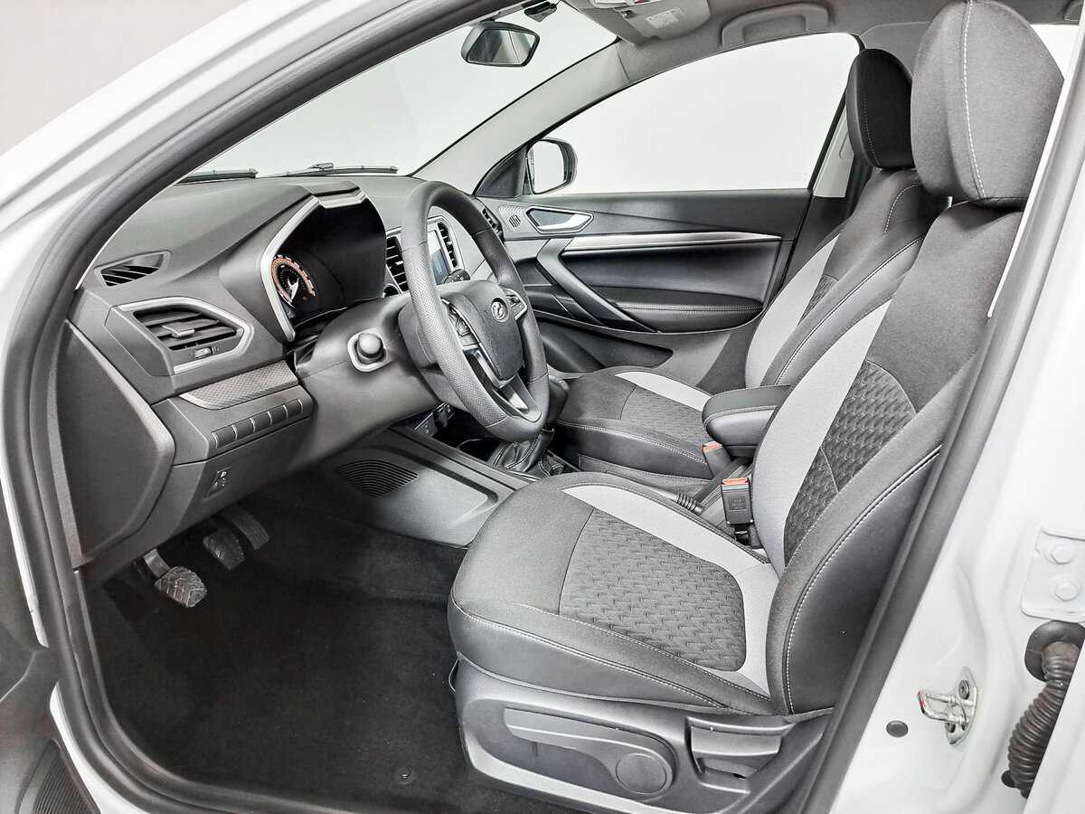 Lada (ВАЗ) Vesta с пробегом — 2024 год. Фото: #15