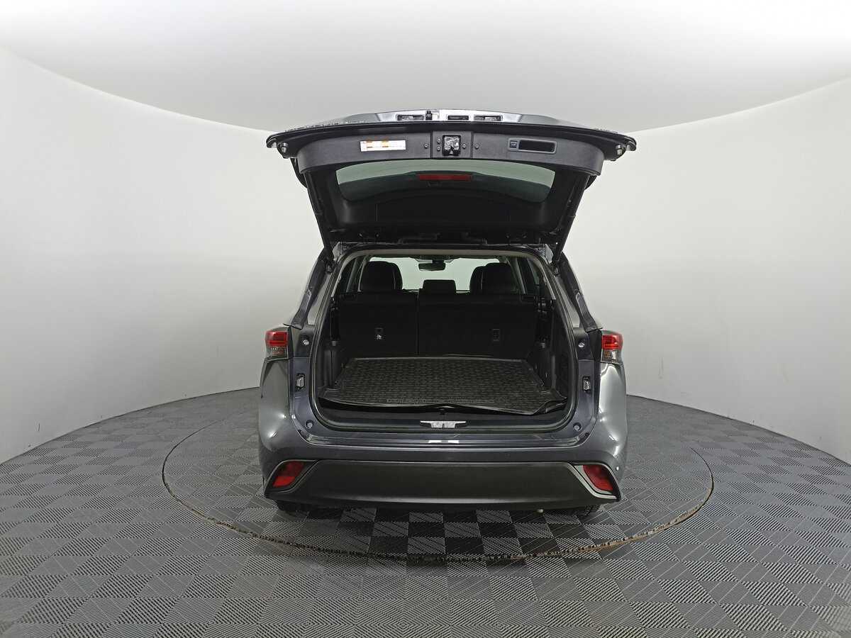 Toyota Highlander с пробегом — 2020 год. Фото: #9