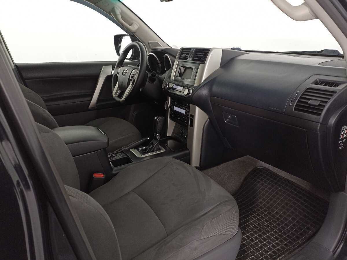 Toyota Land Cruiser Prado с пробегом — 2010 год. Фото: #10