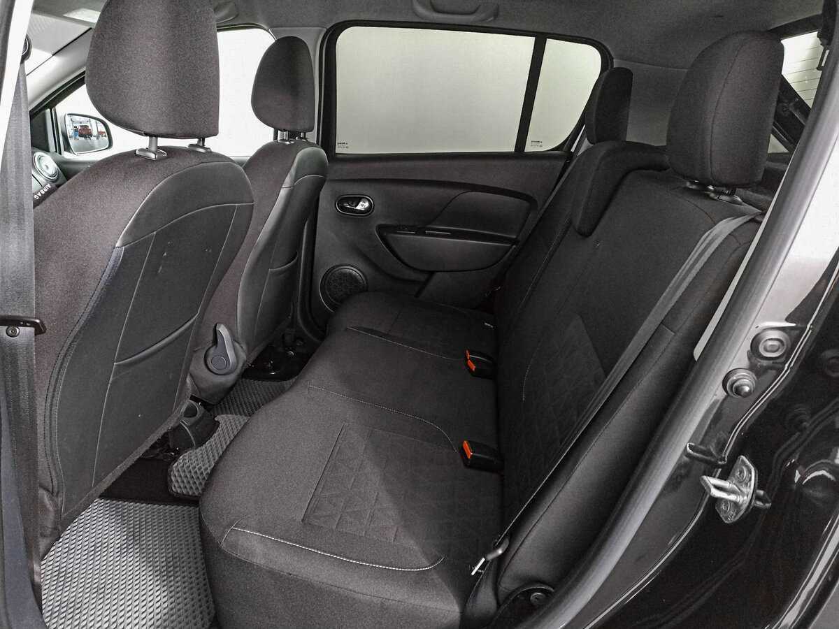 Renault Sandero с пробегом — 2016 год. Фото: #8