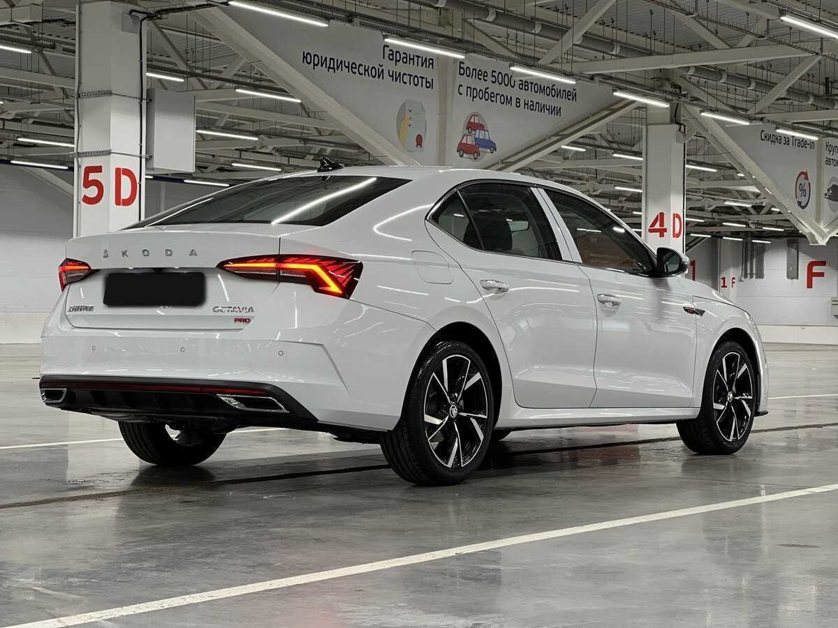 Skoda Octavia с пробегом — 2024 год. Фото: #4