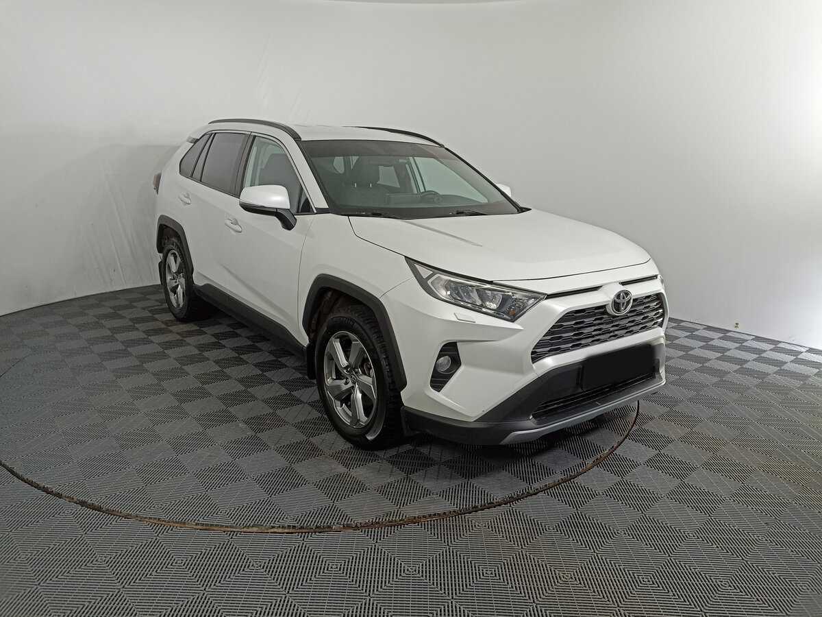 Toyota RAV4 с пробегом — 2021 год. Фото: #2