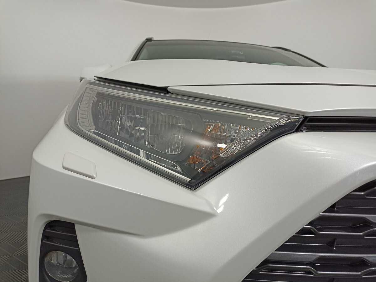 Toyota RAV4 с пробегом — 2021 год. Фото: #16