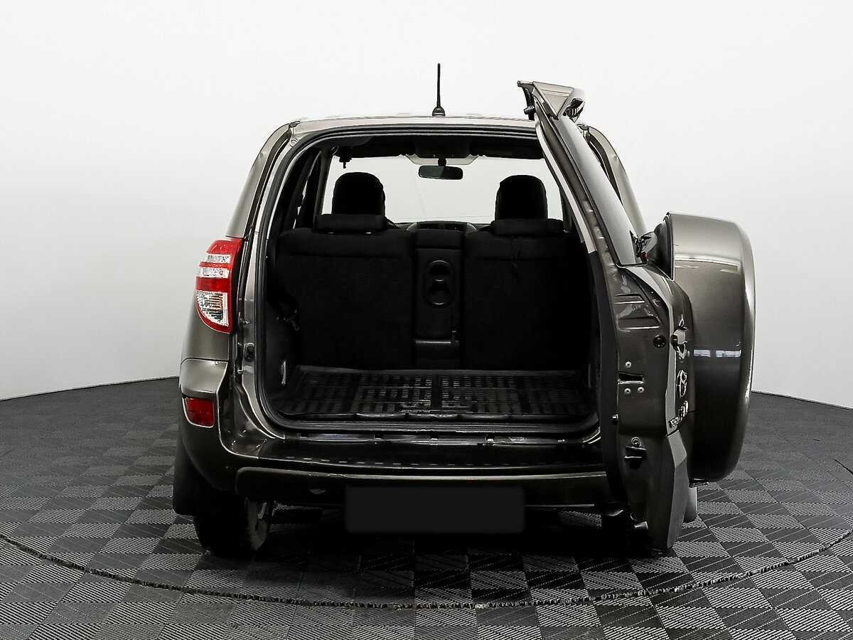 Toyota RAV4 с пробегом — 2011 год. Фото: #7