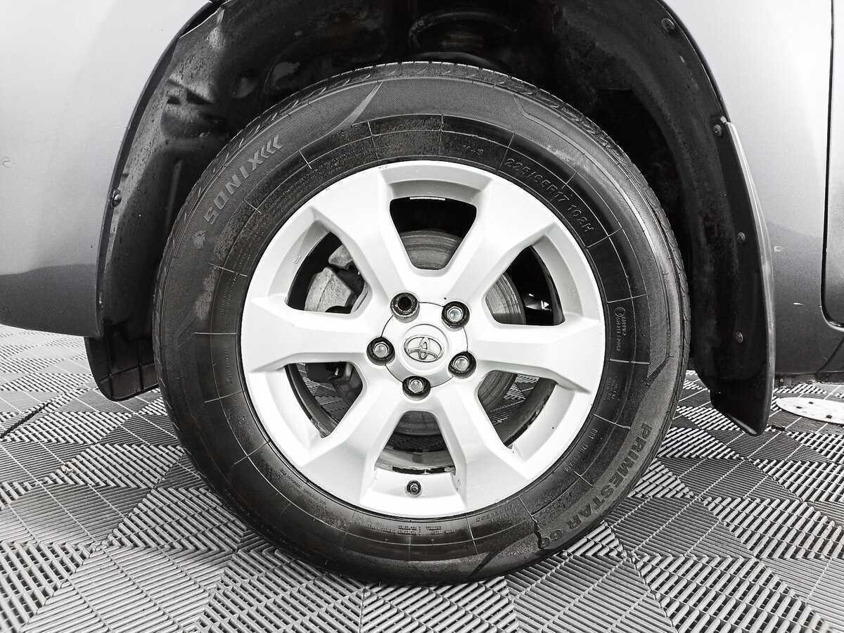 Toyota RAV4 с пробегом — 2011 год. Фото: #15