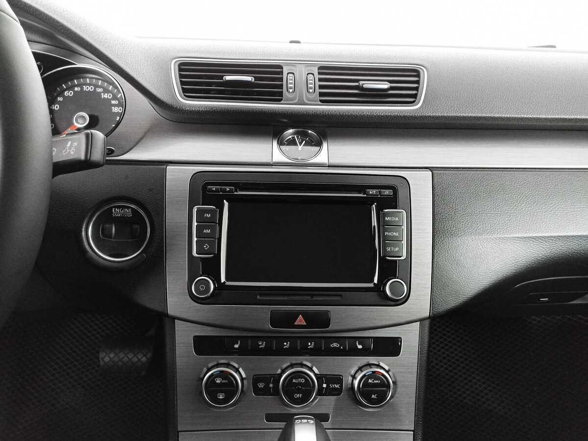 Volkswagen Passat с пробегом — 2011 год. Фото: #12