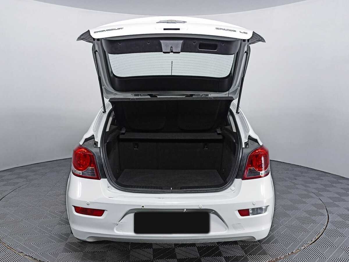 Chevrolet Cruze с пробегом — 2012 год. Фото: #9