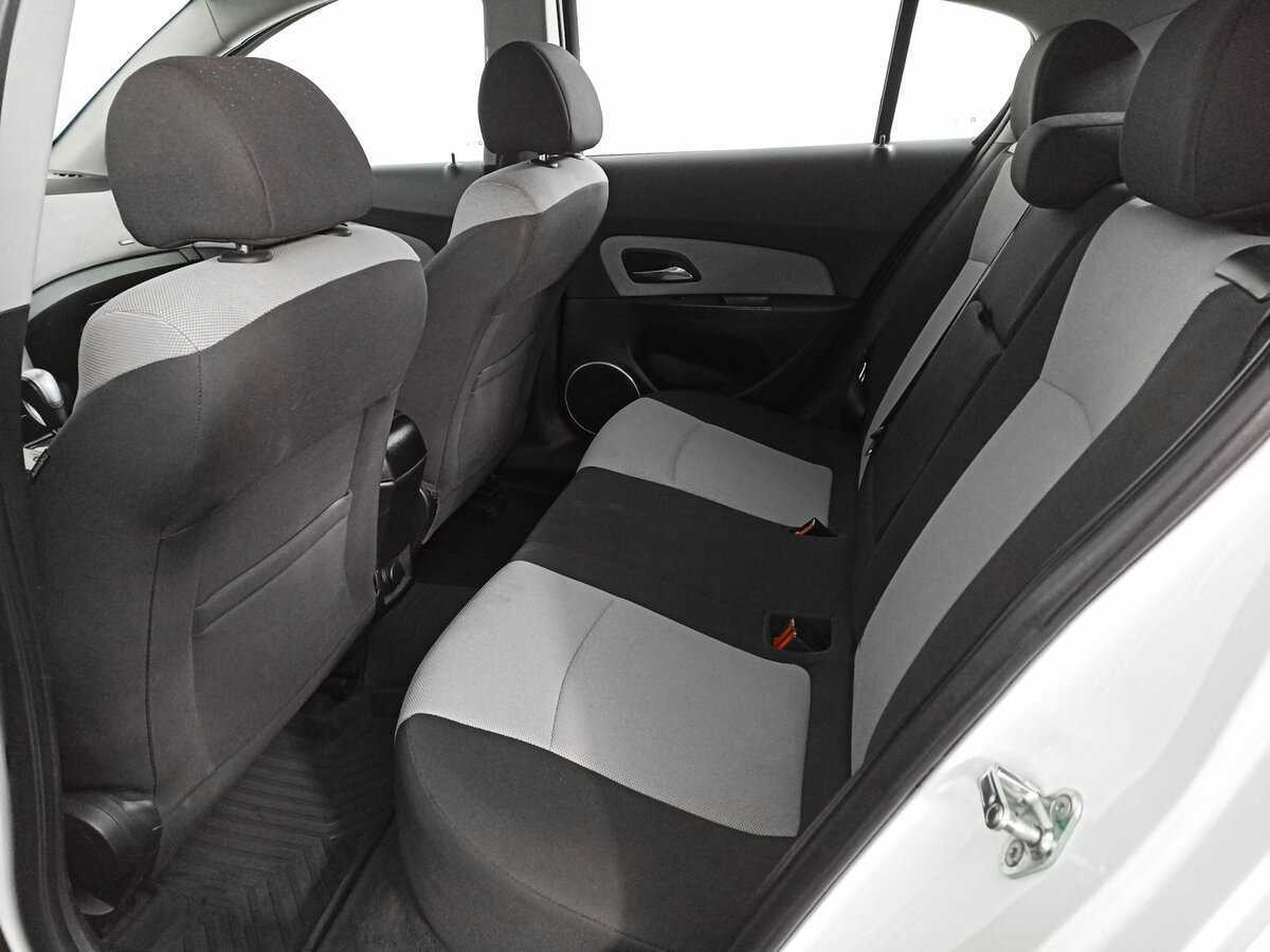 Chevrolet Cruze с пробегом — 2012 год. Фото: #11