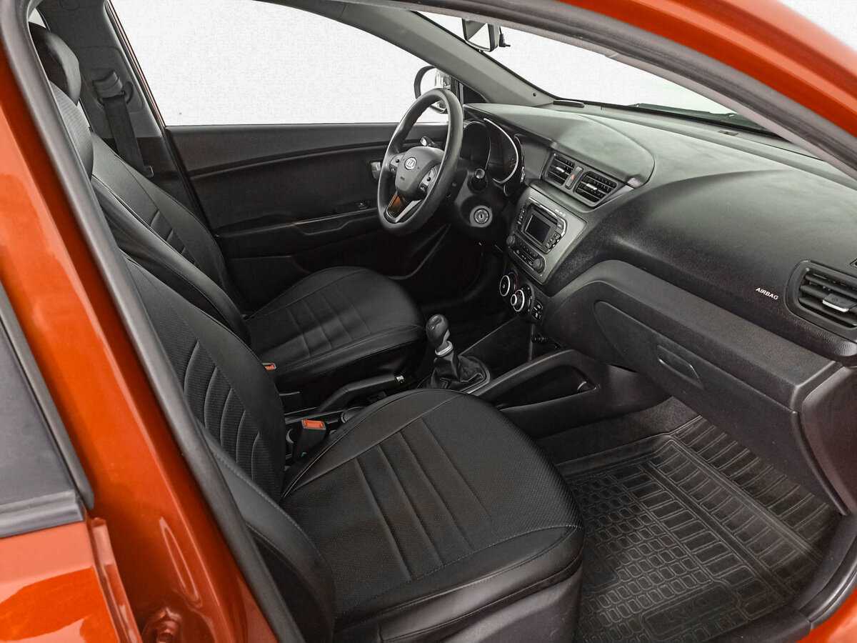 Kia Rio с пробегом — 2011 год. Фото: #10