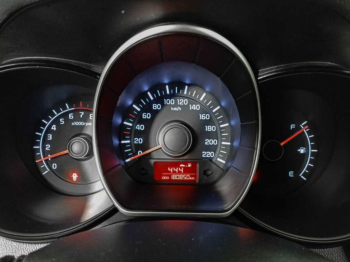 Kia Rio с пробегом — 2011 год. Фото: #12