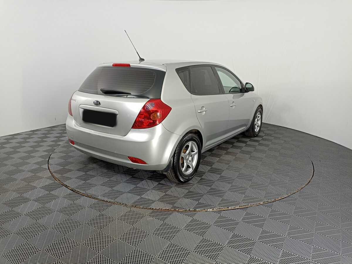 Kia Ceed с пробегом — 2009 год. Фото: #4