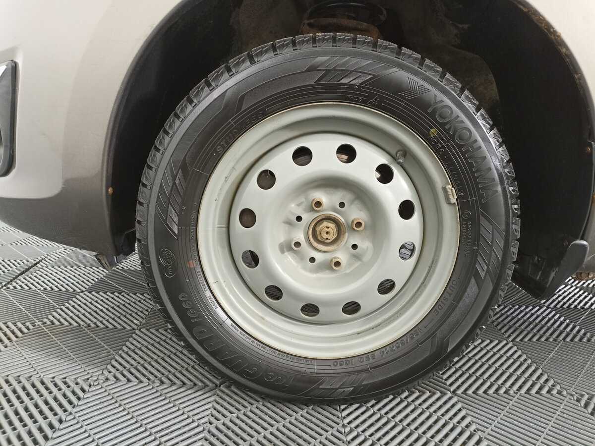 Lada (ВАЗ) Kalina с пробегом — 2013 год. Фото: #17