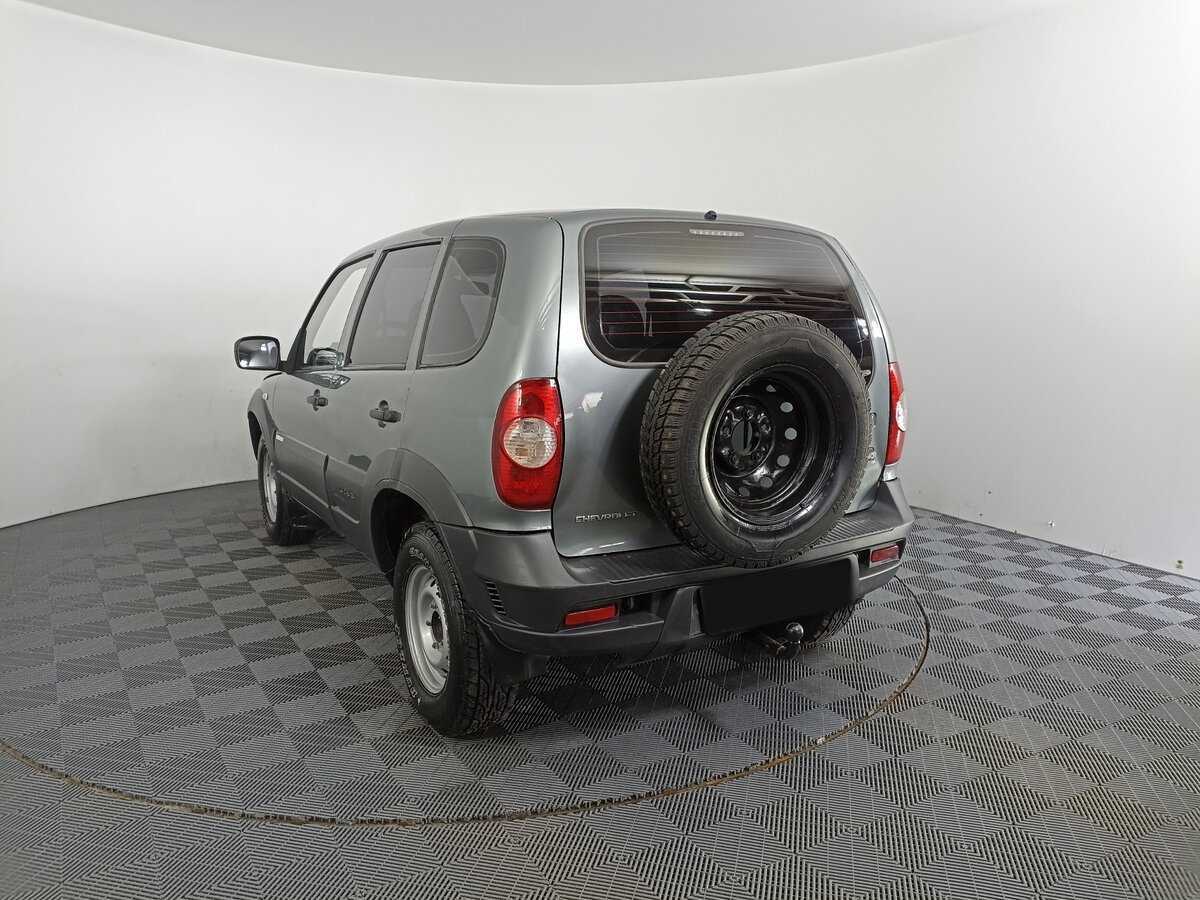 Chevrolet Niva с пробегом — 2014 год. Фото: #6