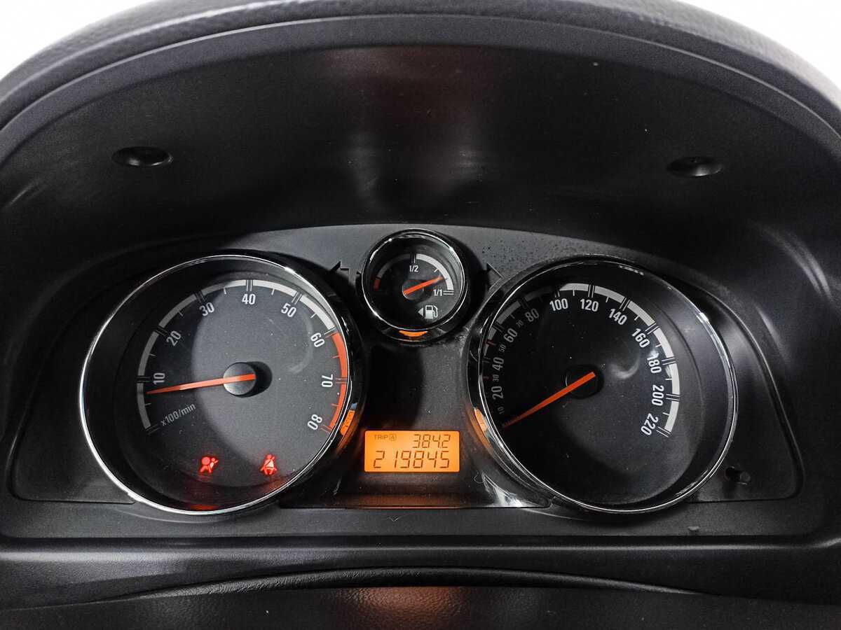 Opel Antara с пробегом — 2008 год. Фото: #8