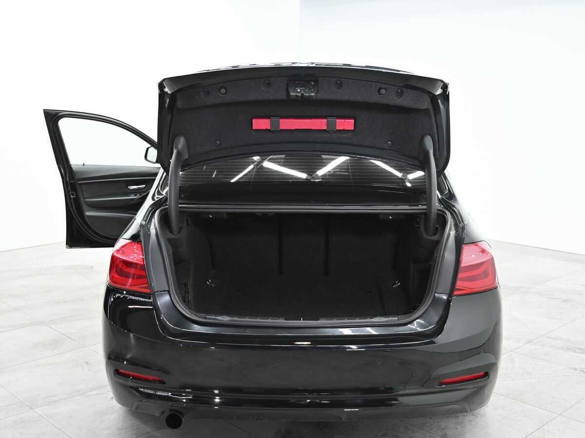 BMW 3 серии с пробегом — 2017 год. Фото: #4