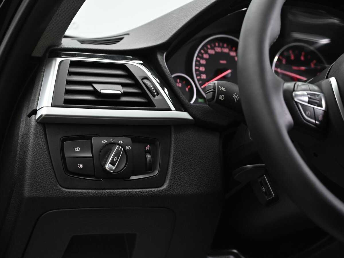 BMW 3 серии с пробегом — 2017 год. Фото: #6