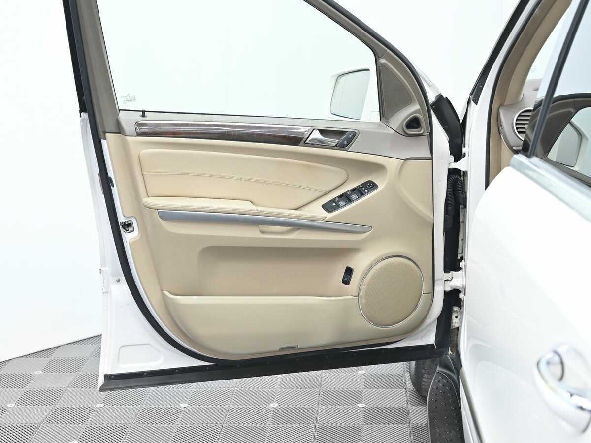 Mercedes-Benz GL-Класс с пробегом — 2010 год. Фото: #6