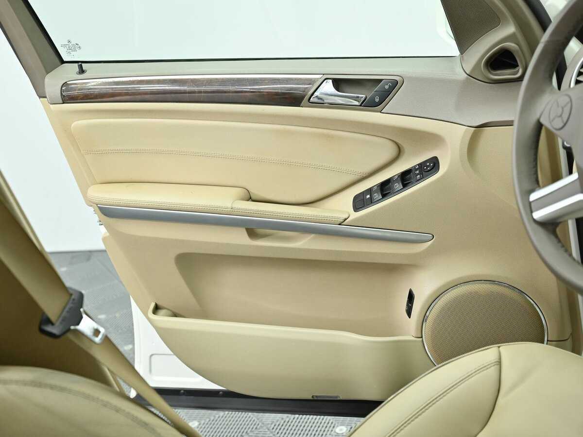 Mercedes-Benz GL-Класс с пробегом — 2010 год. Фото: #8