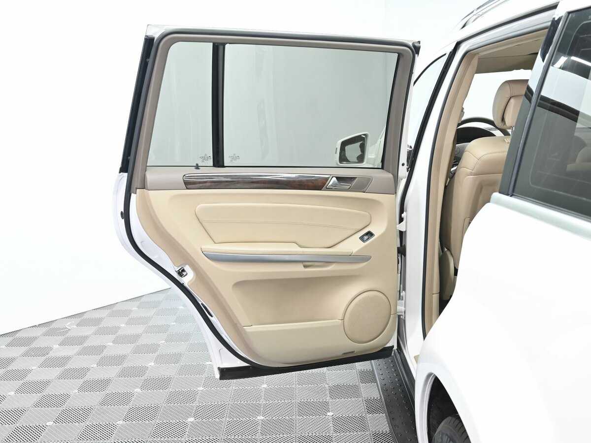 Mercedes-Benz GL-Класс с пробегом — 2010 год. Фото: #17