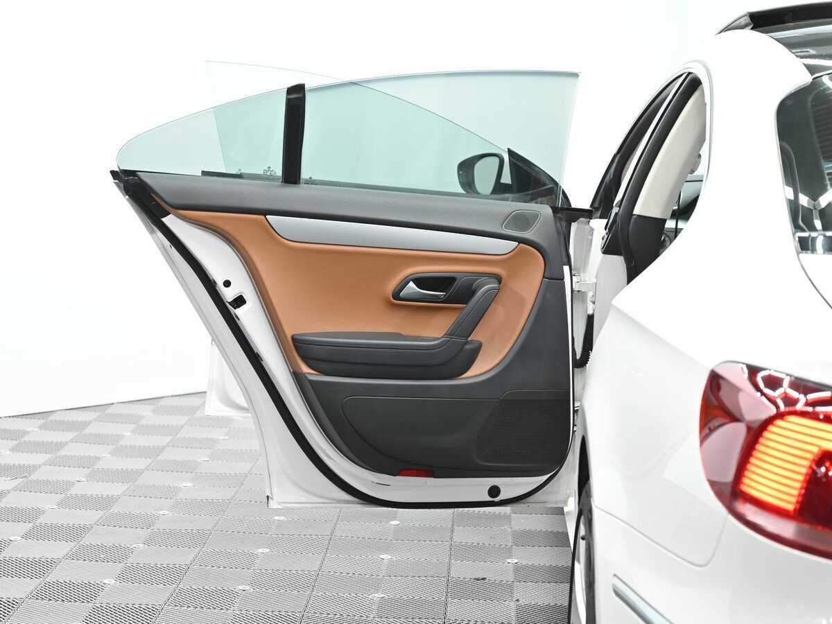 Volkswagen Passat CC с пробегом — 2013 год. Фото: #5