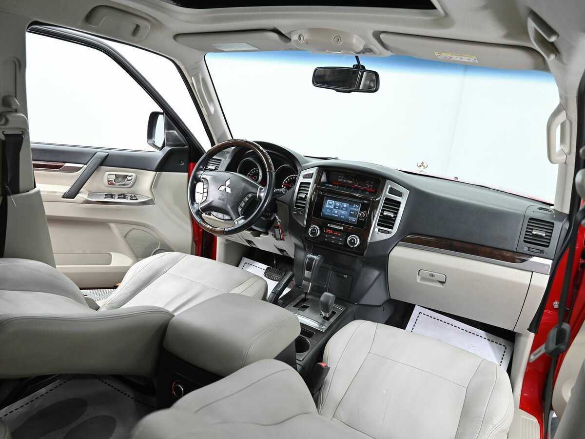 Mitsubishi Pajero с пробегом — 2018 год. Фото: #10