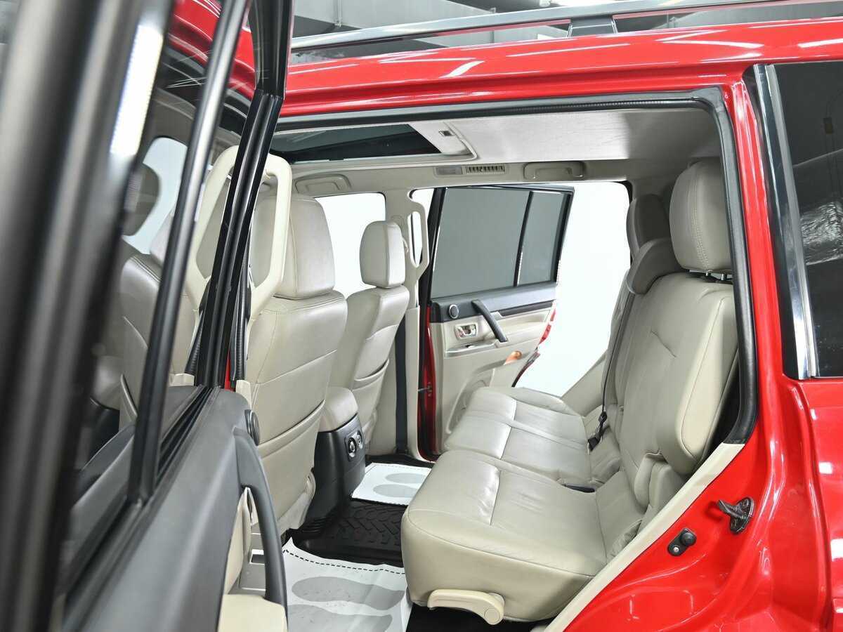 Mitsubishi Pajero с пробегом — 2018 год. Фото: #12