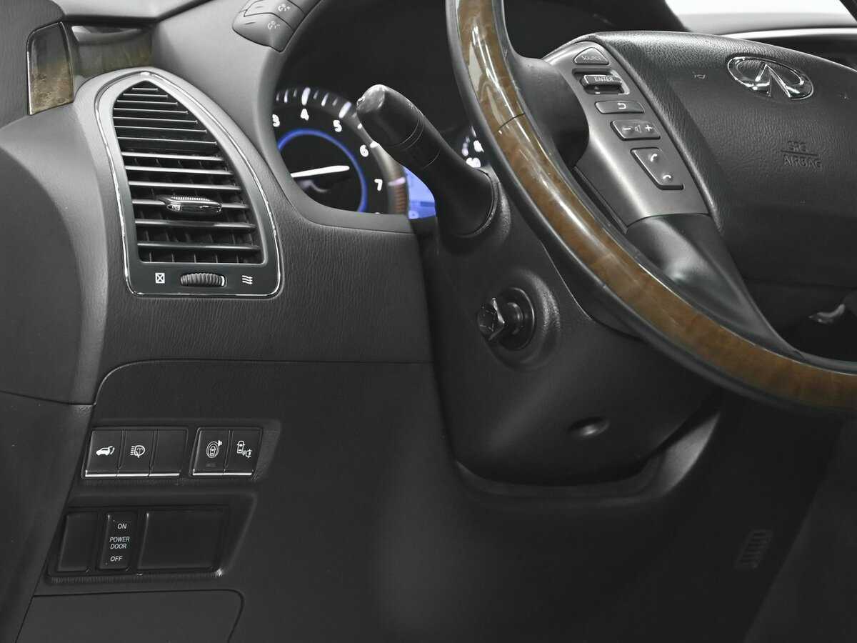 Infiniti QX80 с пробегом — 2013 год. Фото: #8