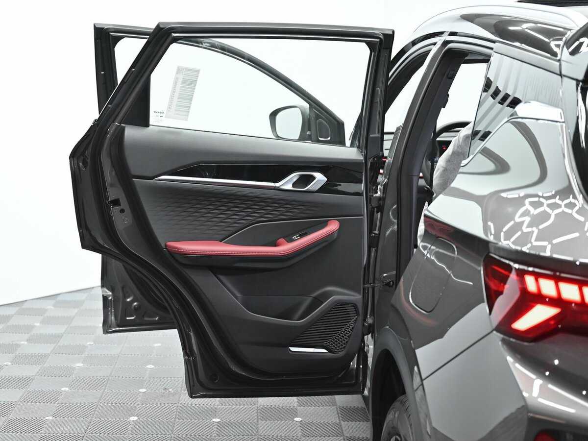 Geely Coolray с пробегом — 2024 год. Фото: #21