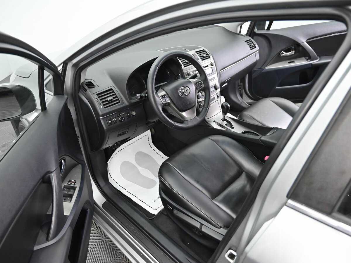 Toyota Avensis с пробегом — 2011 год. Фото: #4