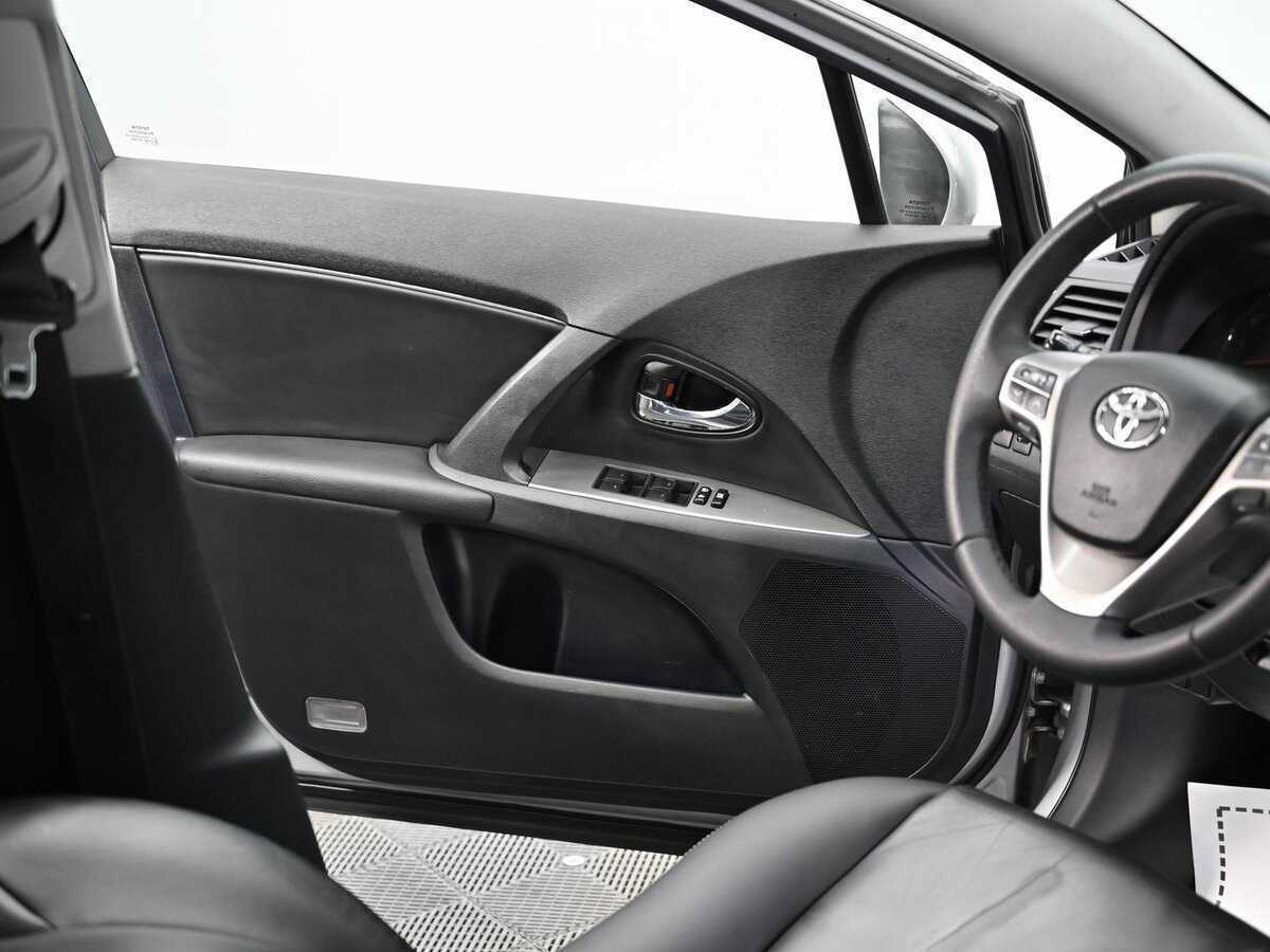 Toyota Avensis с пробегом — 2011 год. Фото: #6