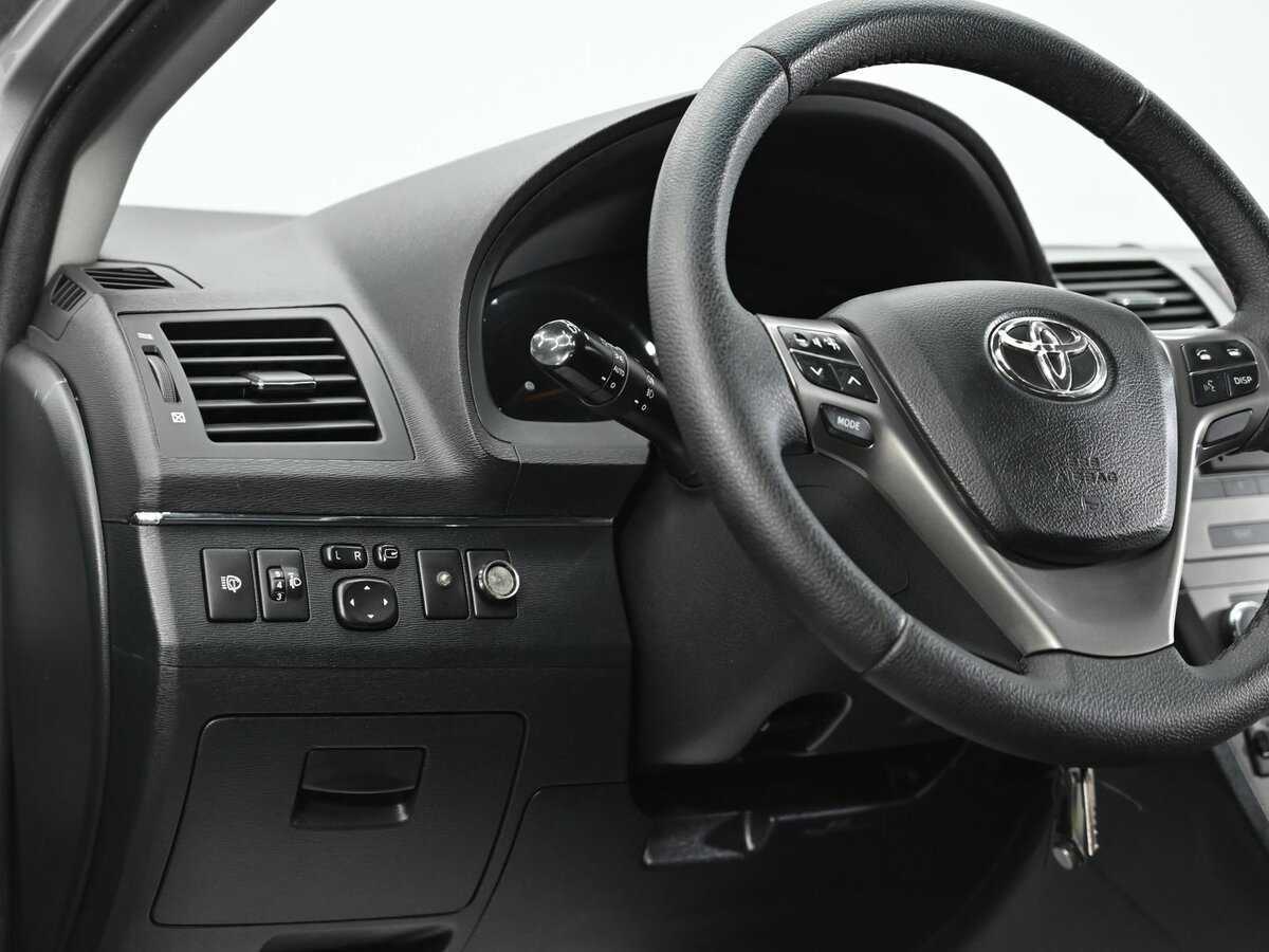 Toyota Avensis с пробегом — 2011 год. Фото: #7