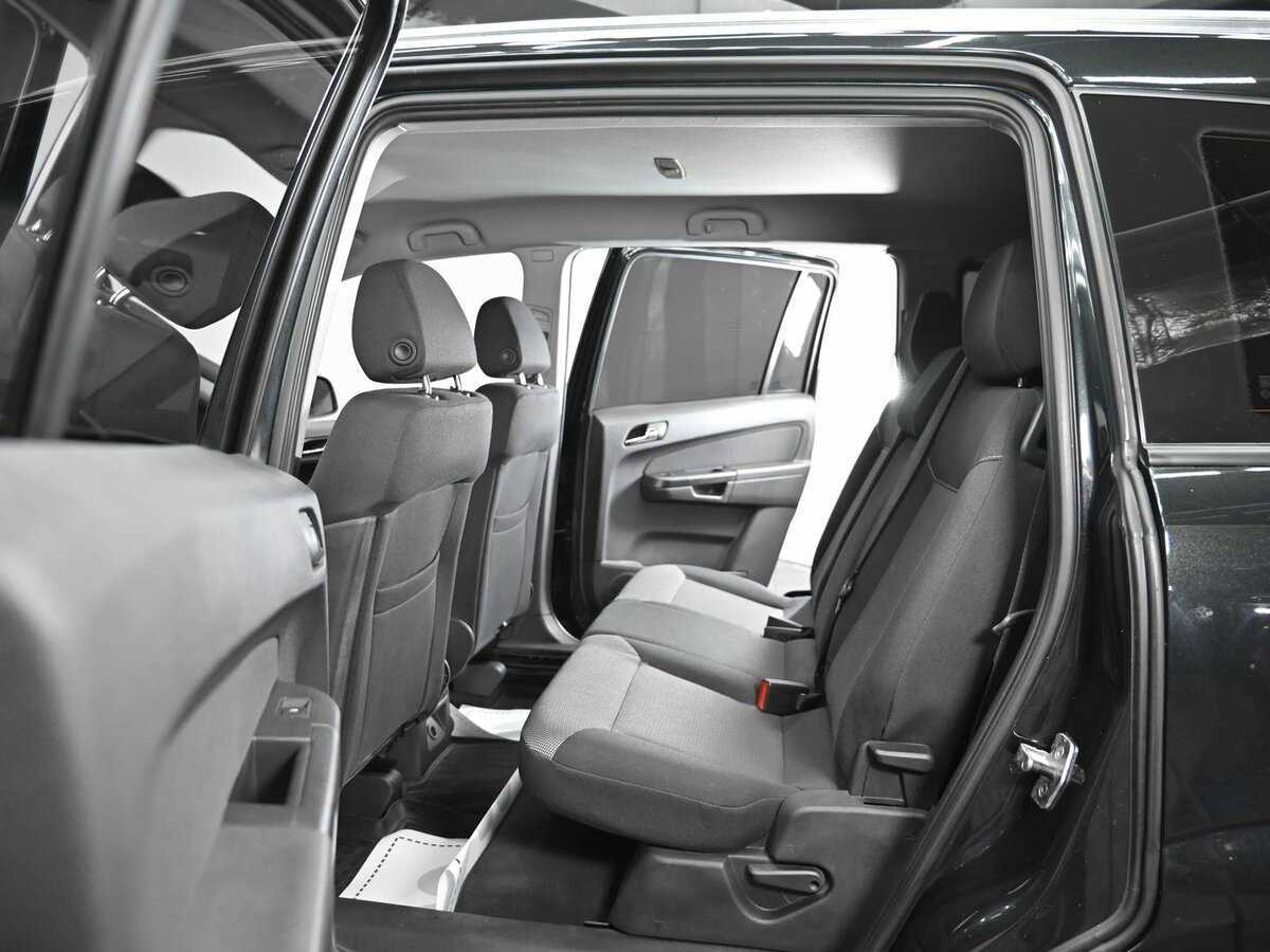 Opel Zafira с пробегом — 2012 год. Фото: #8