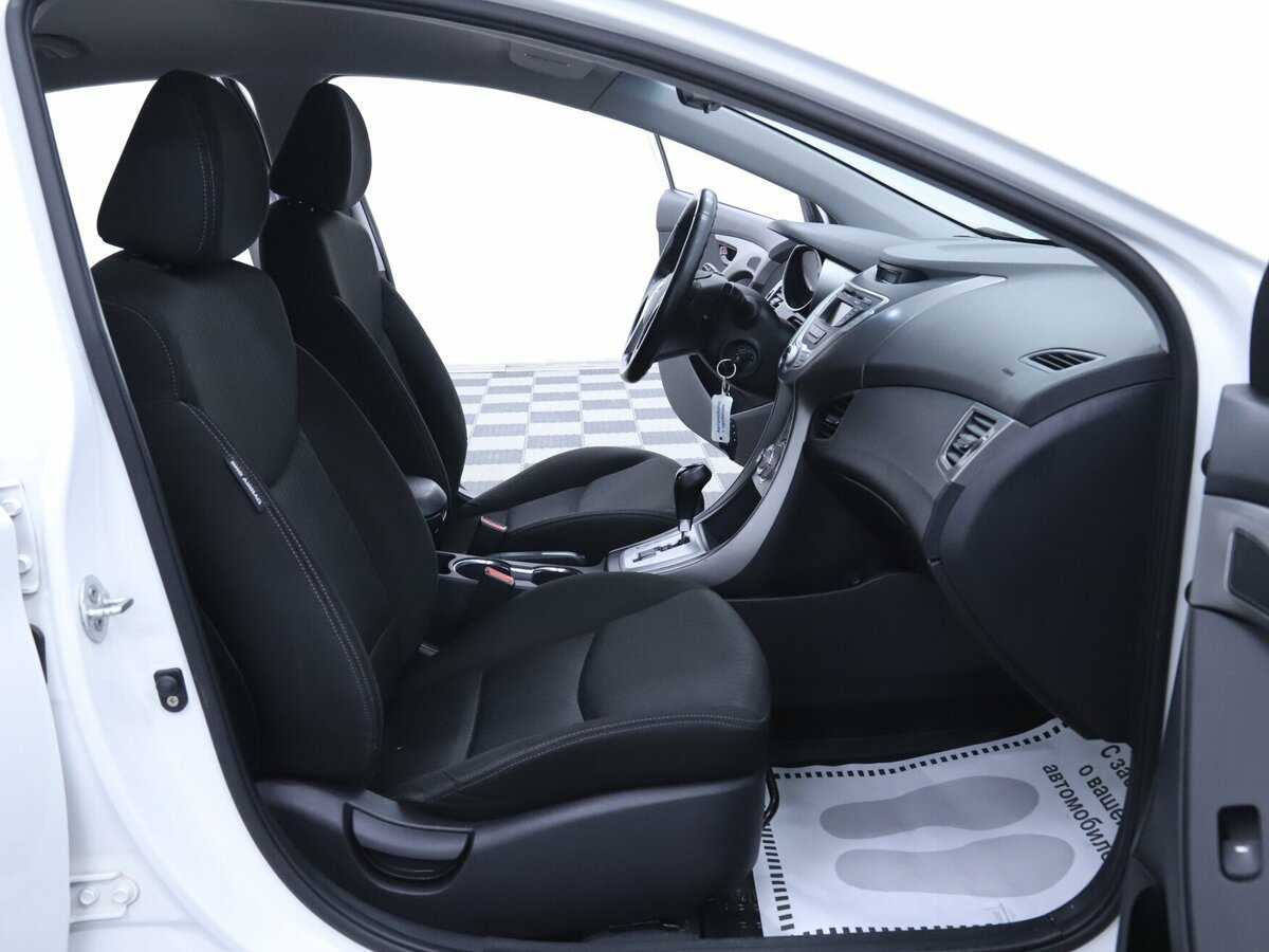 Hyundai Elantra с пробегом — 2011 год. Фото: #9