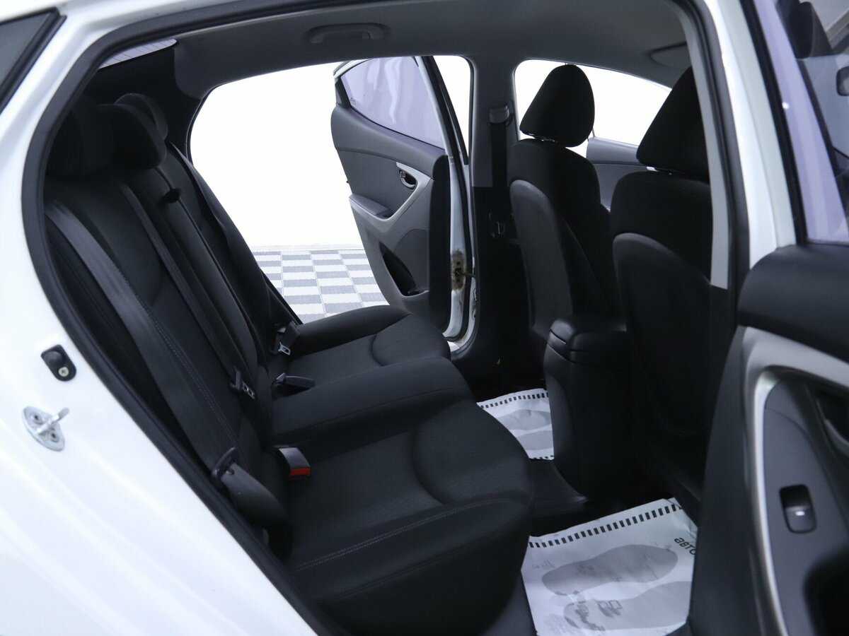 Hyundai Elantra с пробегом — 2011 год. Фото: #11