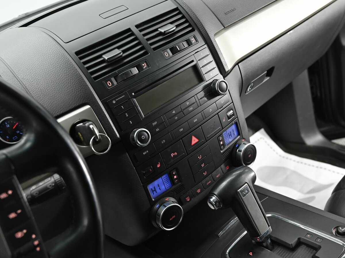 Volkswagen Touareg с пробегом — 2010 год. Фото: #10