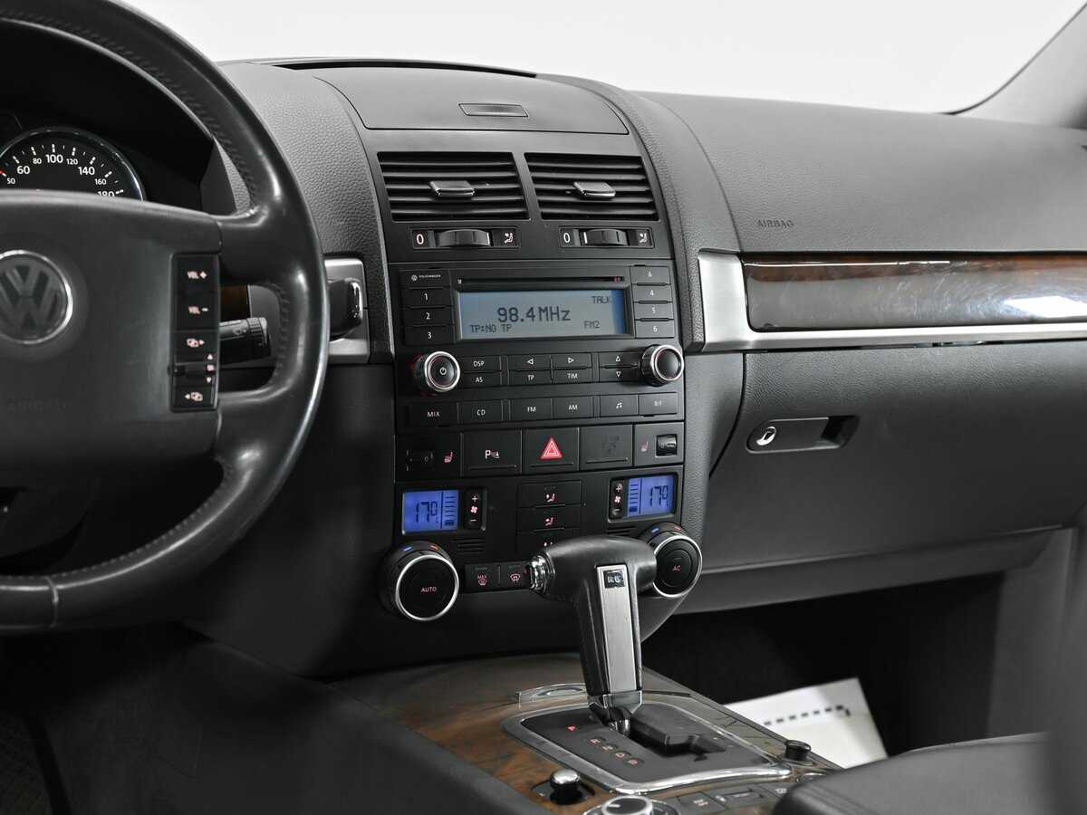 Volkswagen Touareg с пробегом — 2010 год. Фото: #7