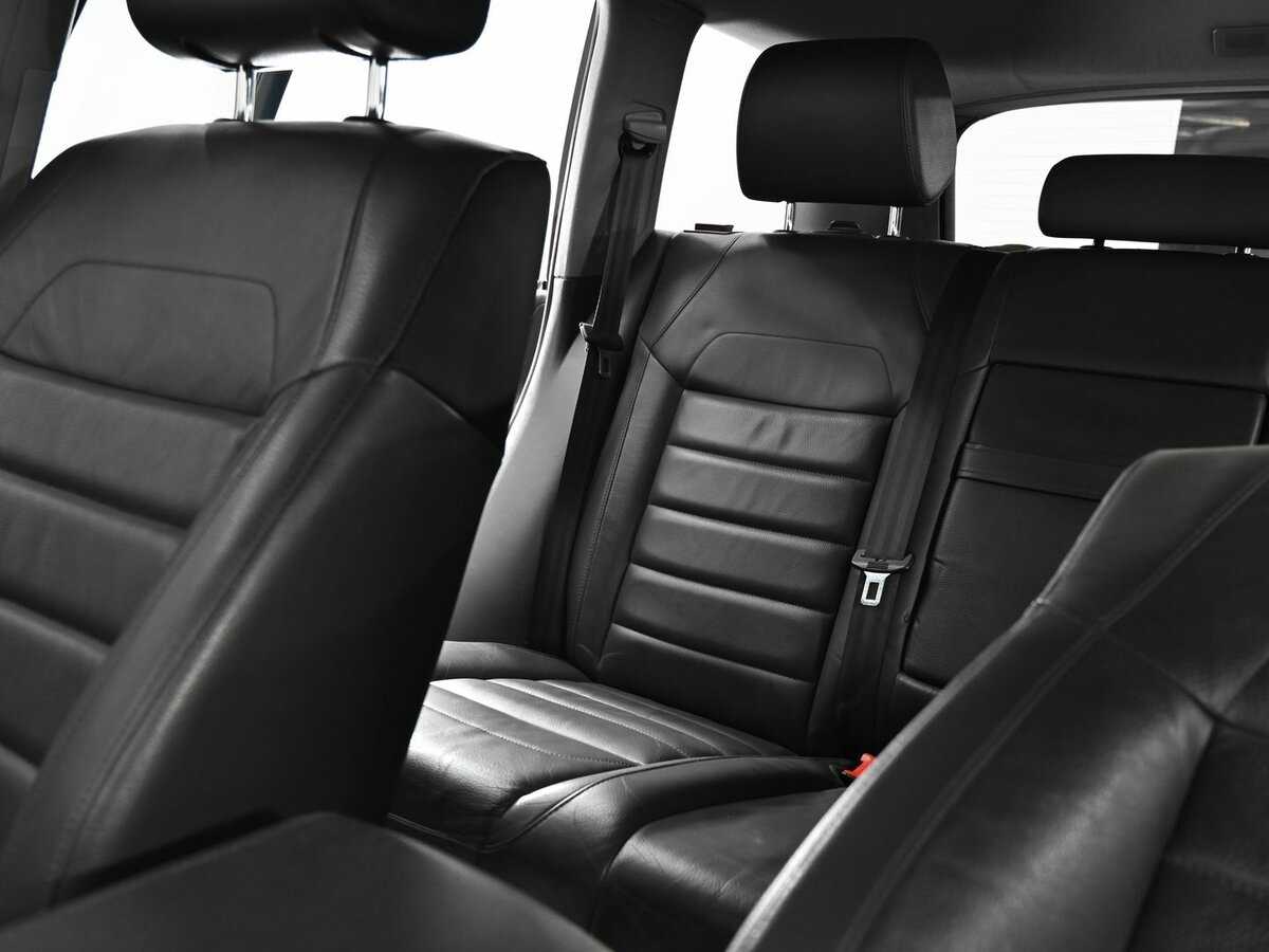 Volkswagen Touareg с пробегом — 2010 год. Фото: #10