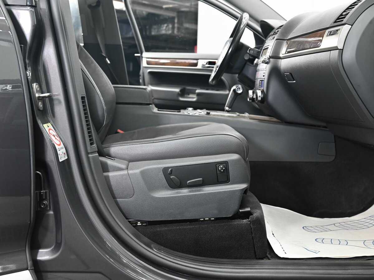 Volkswagen Touareg с пробегом — 2010 год. Фото: #11