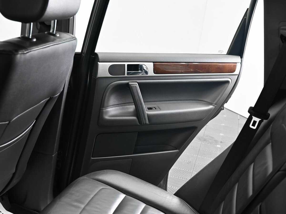 Volkswagen Touareg с пробегом — 2010 год. Фото: #13