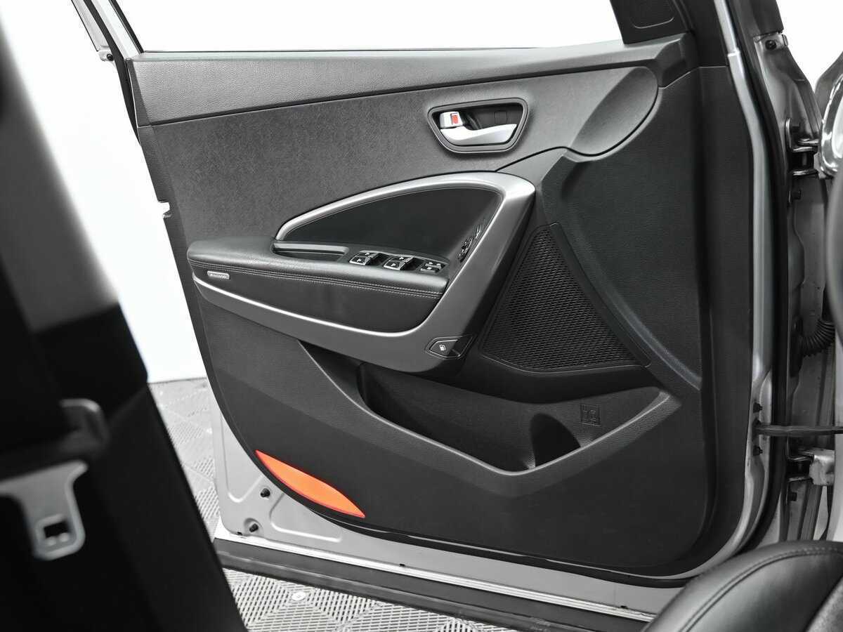 Hyundai Santa Fe с пробегом — 2012 год. Фото: #5