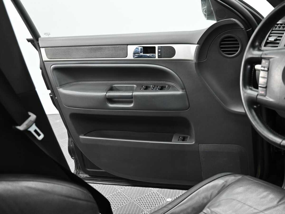 Volkswagen Touareg с пробегом — 2007 год. Фото: #6