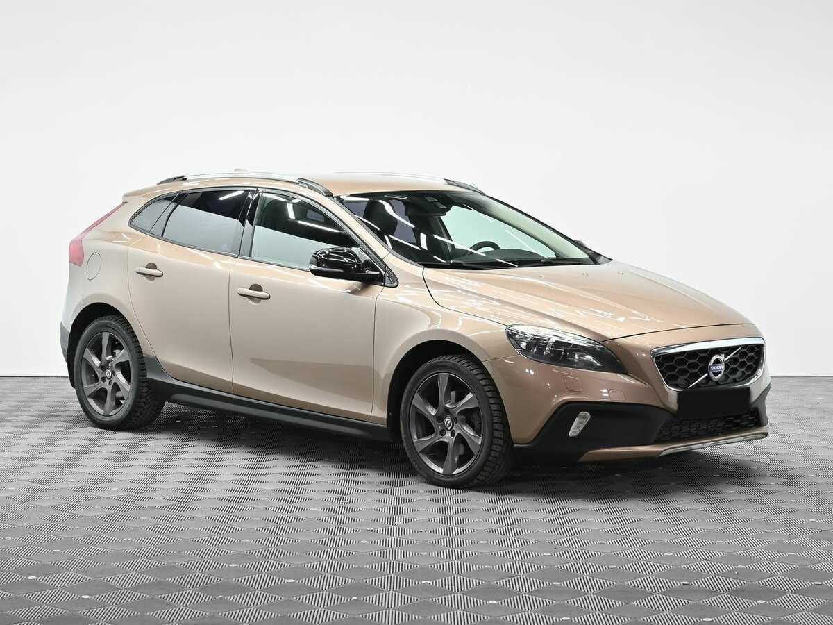 Volvo V40 с пробегом — 2014 год. Фото: #1