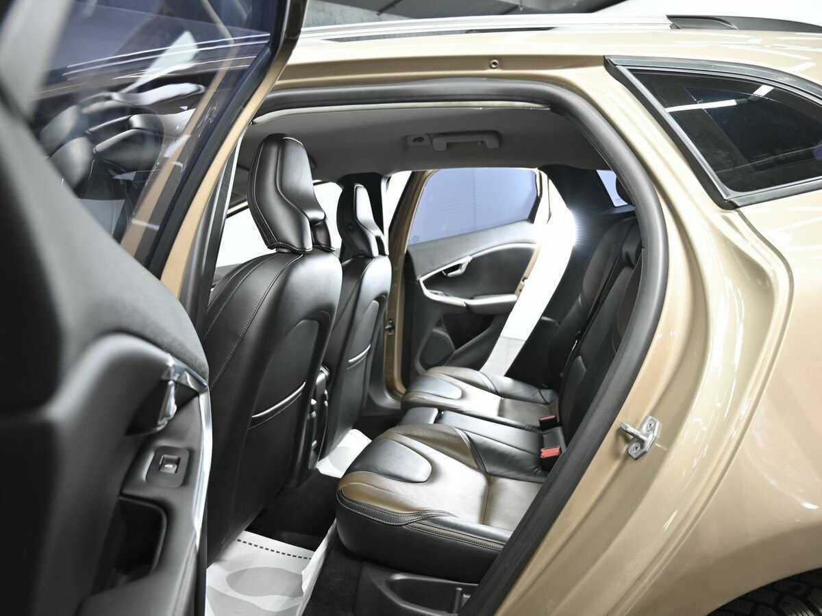 Volvo V40 с пробегом — 2014 год. Фото: #14