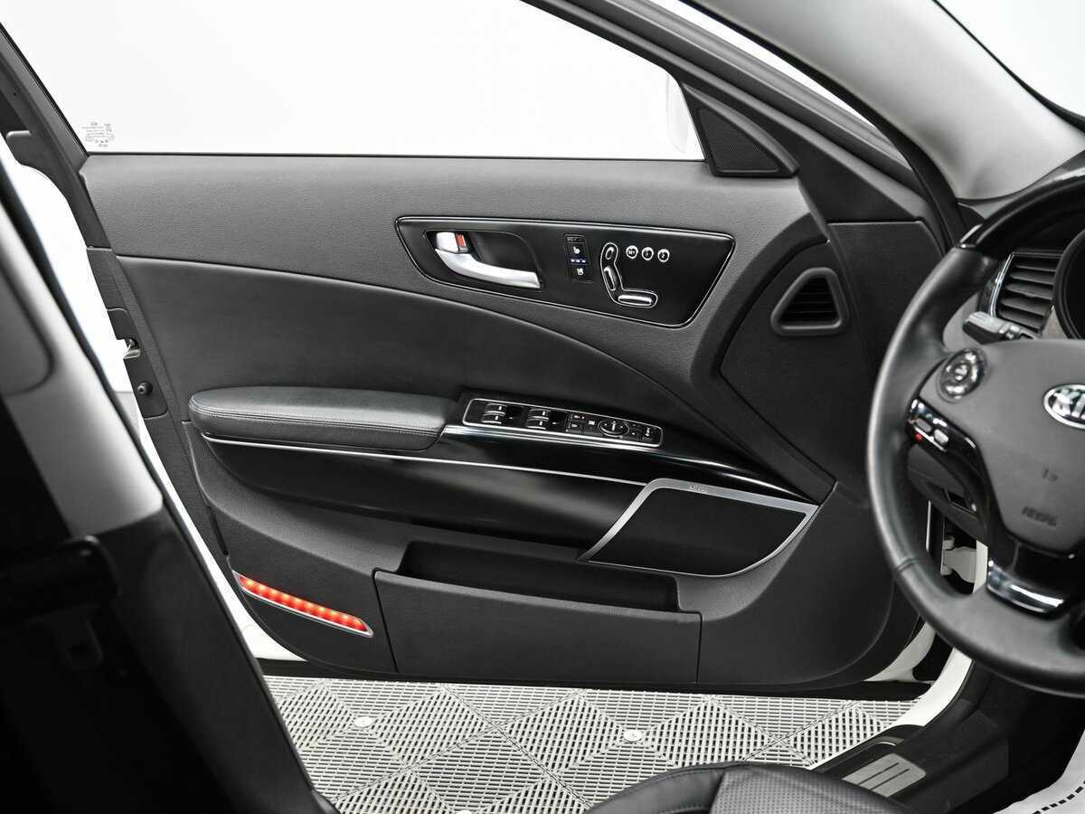 Kia Quoris с пробегом — 2014 год. Фото: #5